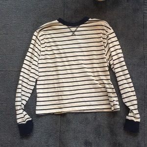 brandy melville long sleeved shirt